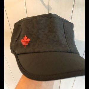 Women’s Adidas hat., Grey, one size.